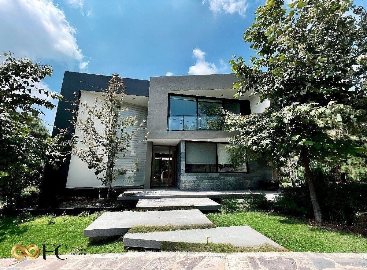 Exclusiva Residencia en El Cielo Country Club